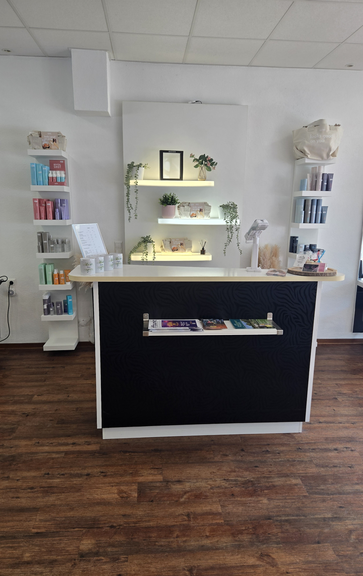 UnicoStyle – Friseursalon in Karlsruhe-Waldstadt, Friseurmeisterin Angela Kost